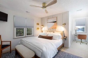 3 bedrooms, desk, iron/ironing board, travel cot