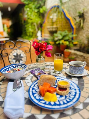 Desayuno continental incluido todos los días 