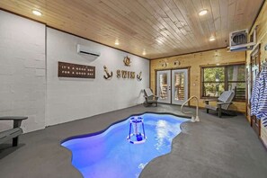 Indoor pool, a heated pool - Private Indoor Pool*Hot Tub*Fireplace*Easy Access (Pigeon Forge)