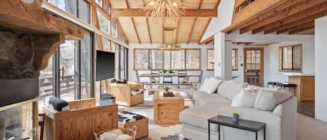 Smart TV, fireplace