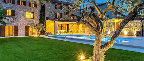 Beheizter Pool