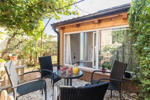 Outdoor dining - Lovely apartment DESIREE in Rovinj (Rovinj)