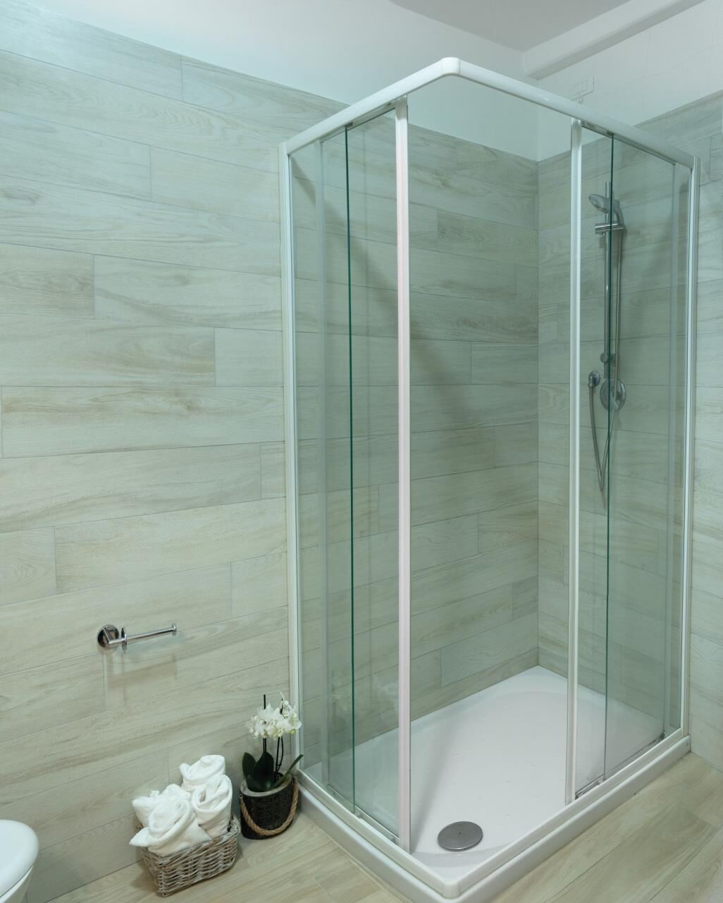 Shower, towels
