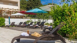 Terrace/patio - Apartment GISELLE with heated pool and large terrace 50m2 (Nerezine)