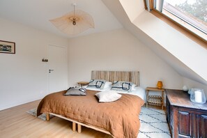 3 bedrooms, iron/ironing board, free WiFi