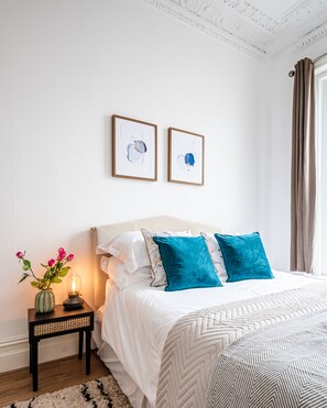 Apartment | 1 bedroom, blackout drapes, iron/ironing board, free WiFi