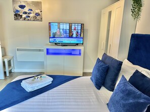 1 chambre, fer et planche à repasser, Wi-Fi gratuit, draps fournis