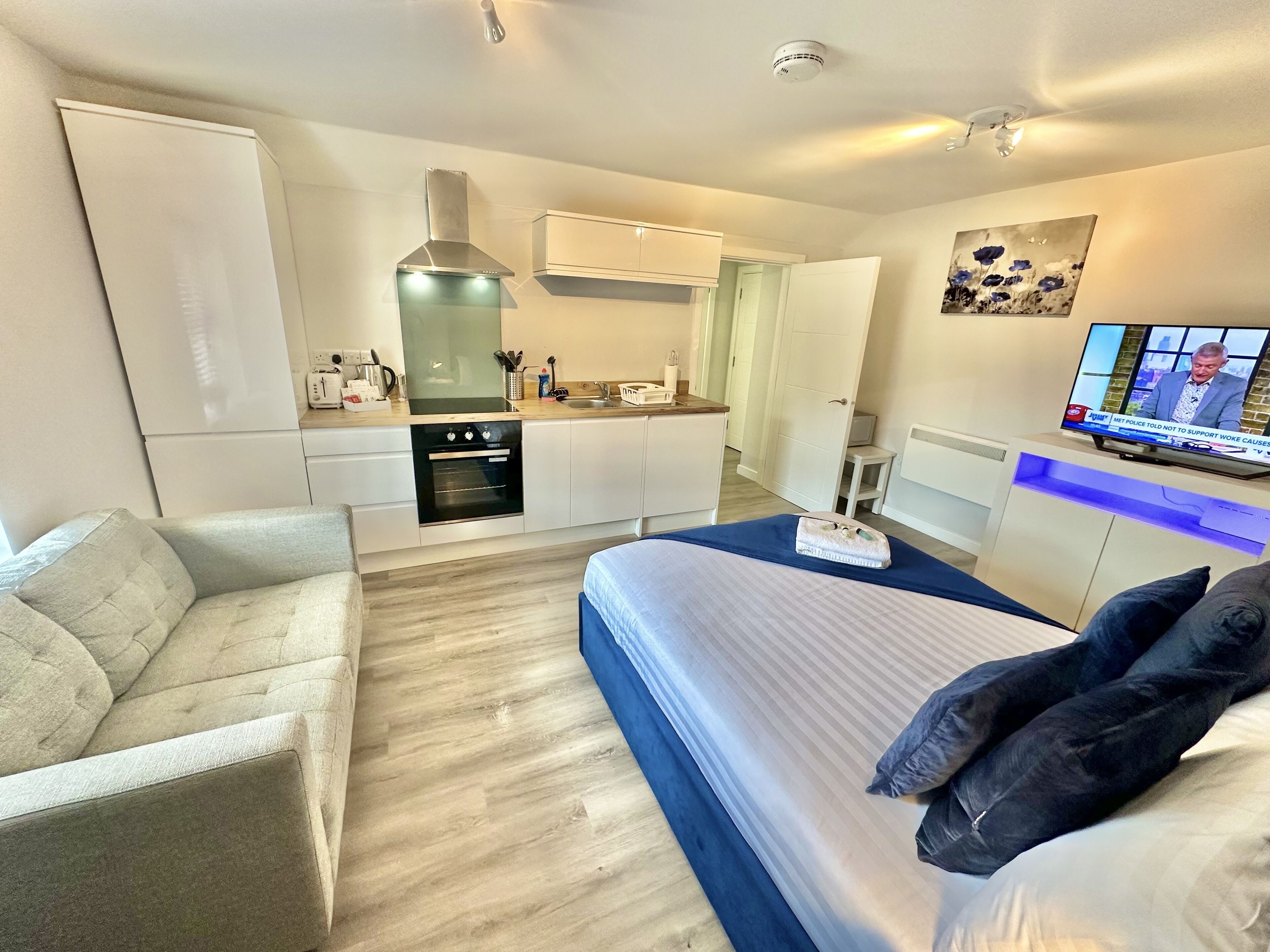 1 chambre, fer et planche à repasser, Wi-Fi gratuit, draps fournis