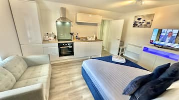 1 bedroom, iron/ironing board, free WiFi, bed sheets