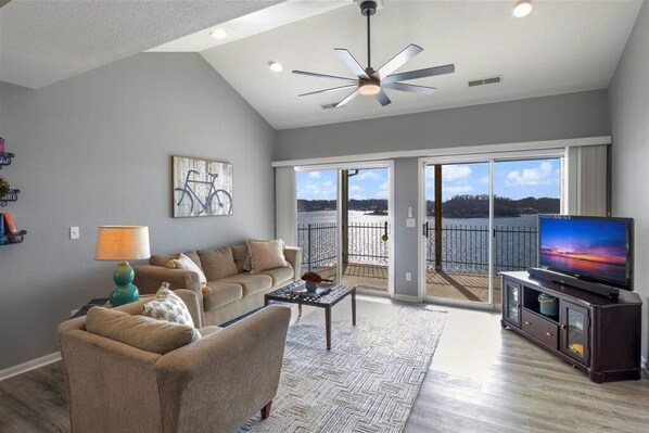 Una Smart TV, libros