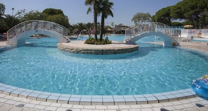 Vacation village Pino Mare Mobilehome Gold for 6 people