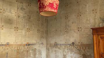 2 habitaciones, escritorio, wifi gratis y ropa de cama