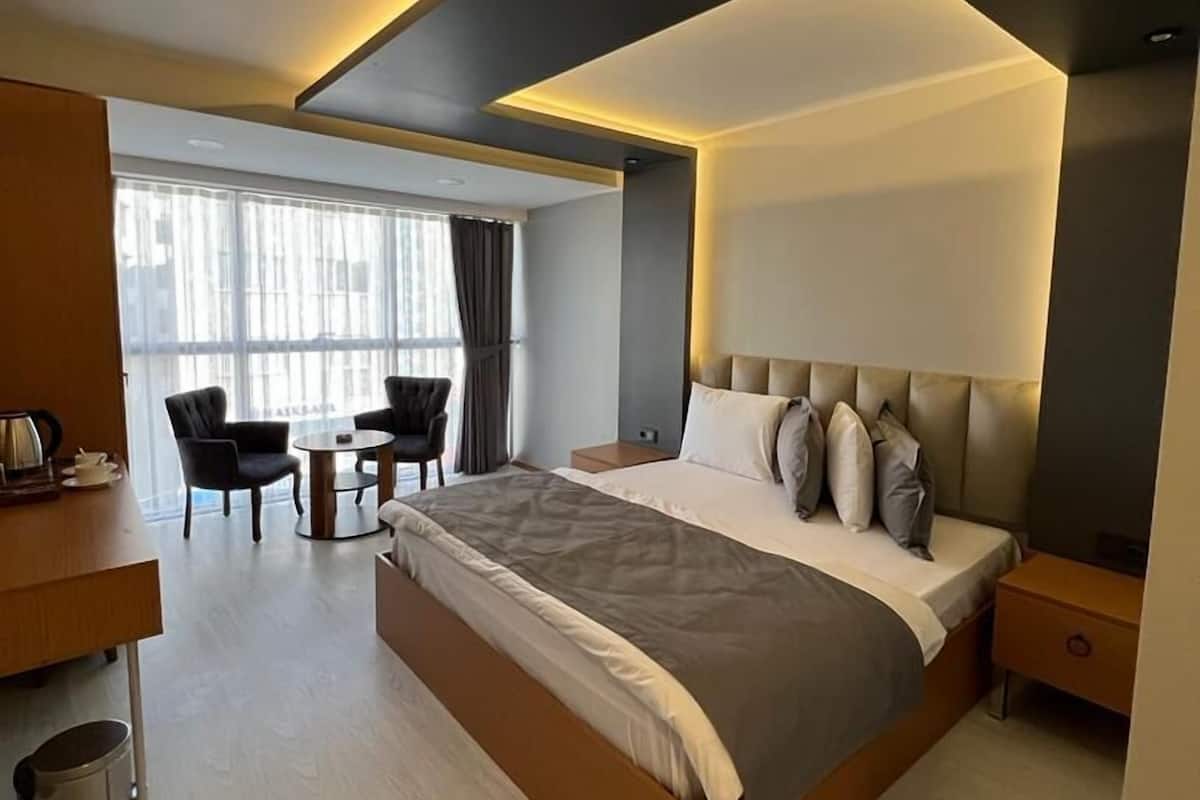 Comfort suite, 1 queensize bed | 1 slaapkamer, lakens van Egyptisch katoen, luxe beddengoed, een minibar