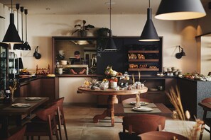 Petit déjeuner buffet compris tous les jours