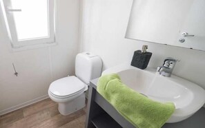 Douche, serviettes fournies