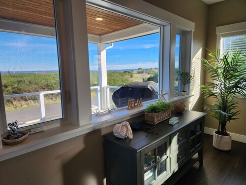 A Beachside Getaway - AKA Bayview Beach House