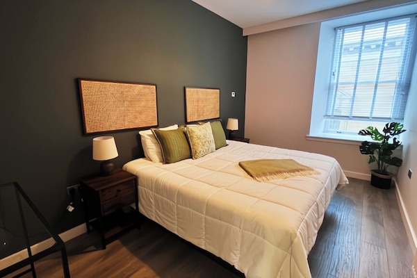 1 bedroom, in-room safe, individually decorated, individually furnished