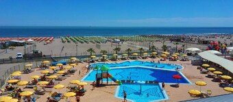 Vacation park Rosapineta Sud Mobilehome C4 for 4 persons