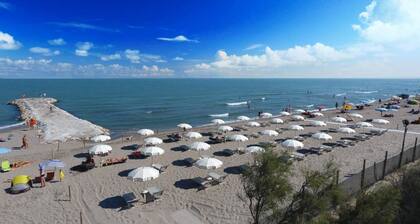 Vacation park Rosapineta Villino V6K for 6 persons