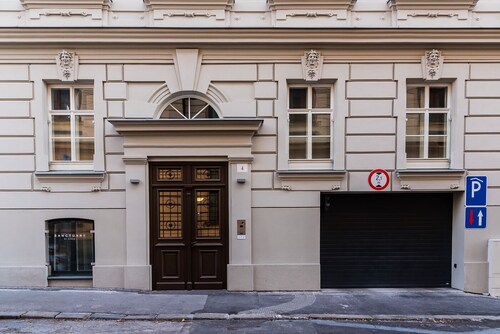 City Castle Apartments Free Parking