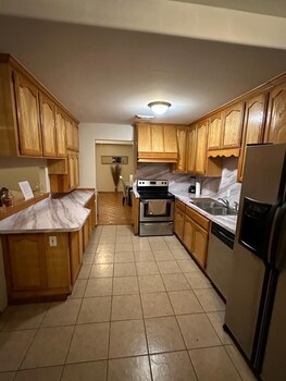 McAllen Majesty 4BR w Pool and Comfort