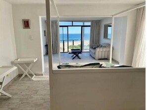 3 bedrooms - Best views from beautiful home in undiscovered hamlet with lots of nature! (Oyster Bay)