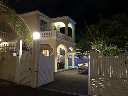 Coco Villa : a 10-minute ‘flip-flop’ ride from Pereybere beach