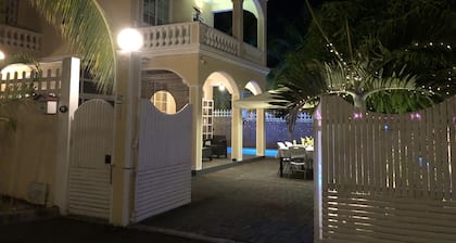 Coco Villa : Ă 10 min en "tongues" de la plage de Pereybere