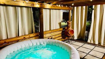 Baignoire à remous extérieure