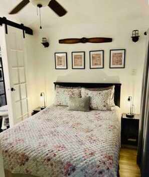 2 bedrooms, desk, iron/ironing board, WiFi