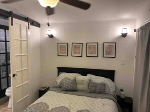 2 bedrooms, desk, iron/ironing board, WiFi