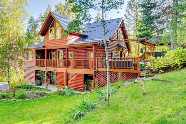 Alpine Vacation Rental | 3BR | 3BA | 2,400 Sq Ft | Stairs Required