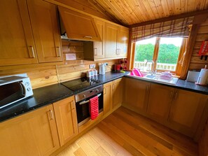 Electric kettle, toaster - Deveron Valley Cottages (Huntly)