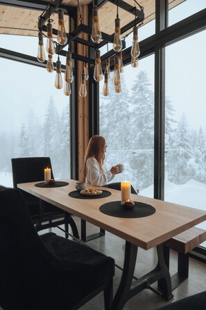 Dining - LE YAK Avec Bassin Thermique et Petfriendly - Montagne le Maelström (Lac-Beauport)