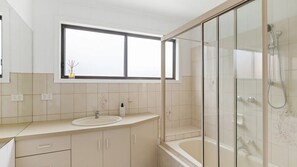 Shower - Andrea and Nigel's Beach House (Cape Woolamai)