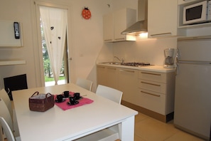 Dining room - Modern one Bedroom Apartment With Solarium (San Michele al Tagliamento)