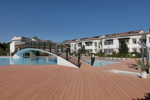 Pool - Modern one Bedroom Apartment With Solarium (San Michele al Tagliamento)