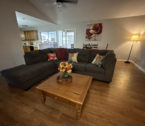 Cozy and Spacious Denton Getaway