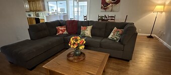 Cozy and Spacious Denton Getaway