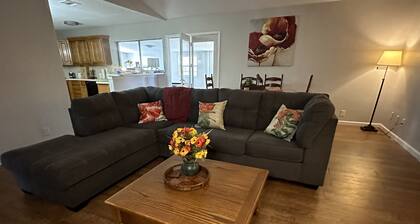 Cozy and Spacious Denton Getaway