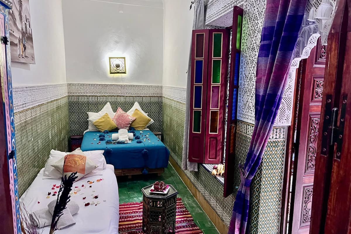 Deluxe Room | WiFi (free), bed sheets