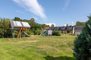 Children’s area - Haus Backbord Naturnaher Familienurlaub im Idyllischsten Winkel von Rügen (Neuenkirchen)