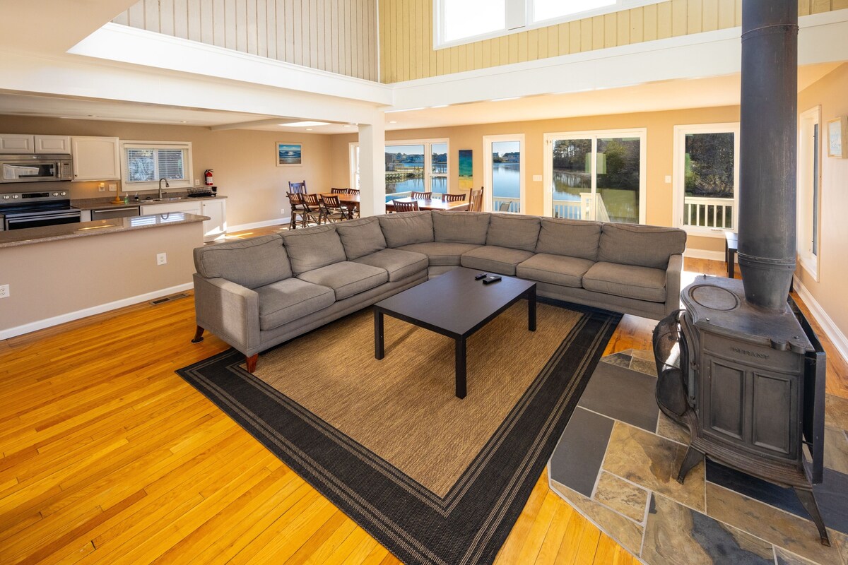 Bayfront dog-friendly retreat w/ private, seasonal pool, decks, game rooms & AC