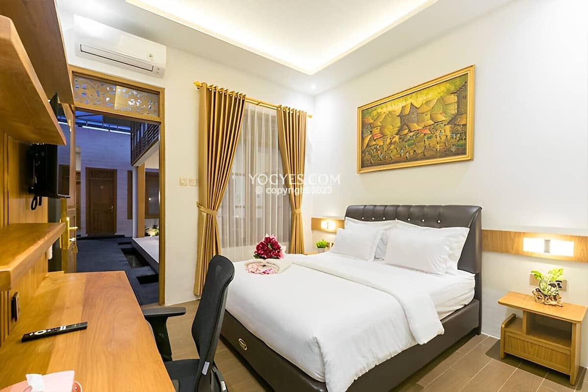 Habitación doble superior | Espacio para trabajar con un portátil, wifi gratis, ropa de cama