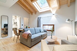 One-Bedroom Apartment | Coin séjour