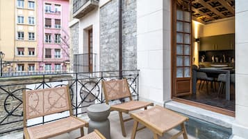 One-Bedroom Apartment with terrace | Terrace/patio
