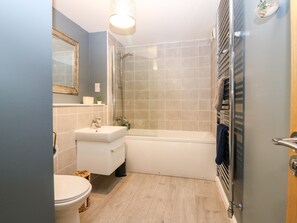 Shower - 11 Ambleside Court (Banchory)