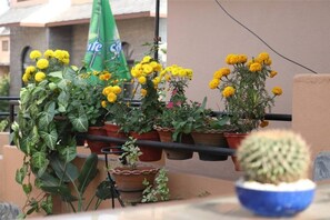 Property grounds - Himalaya Inn, Room with Livingroom - Kumari (Kathmandu)