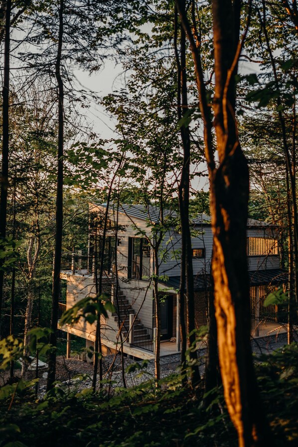 Exterior - Le Sous-bois Avec spa - Montagne le Maelström (Lac-Beauport)