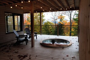 Terrace/patio - Le Sous-bois Avec spa - Montagne le Maelström (Lac-Beauport)